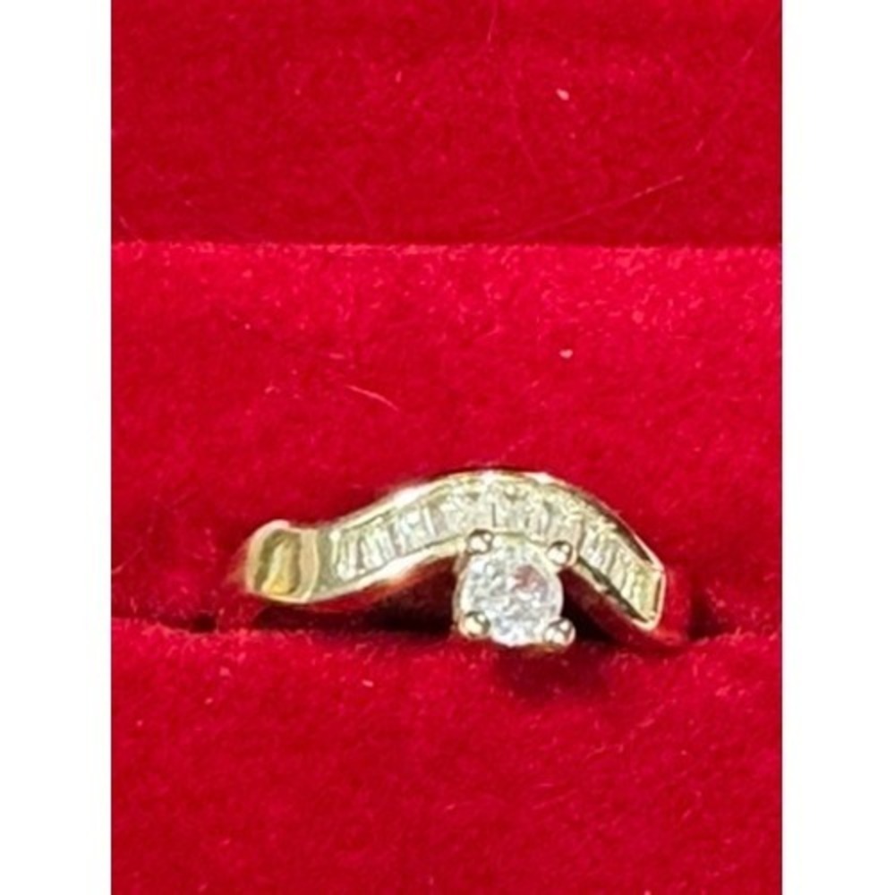 Gold Tone Bypass Ring Round Center Stone Baguette Accents Size 6.5